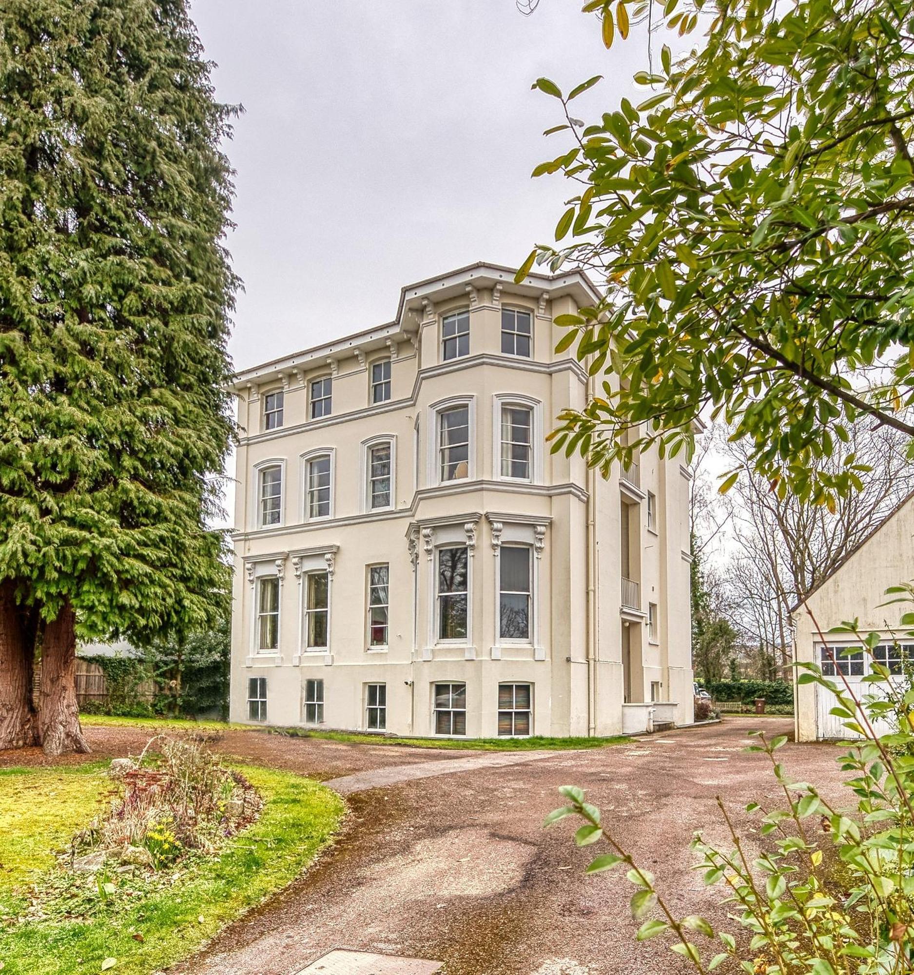2 Bedroom Stylish Spacious Apt, Sleeps 6, Central Cheltenham, With Free Parking - By Blue Puffin Stays Esterno foto
