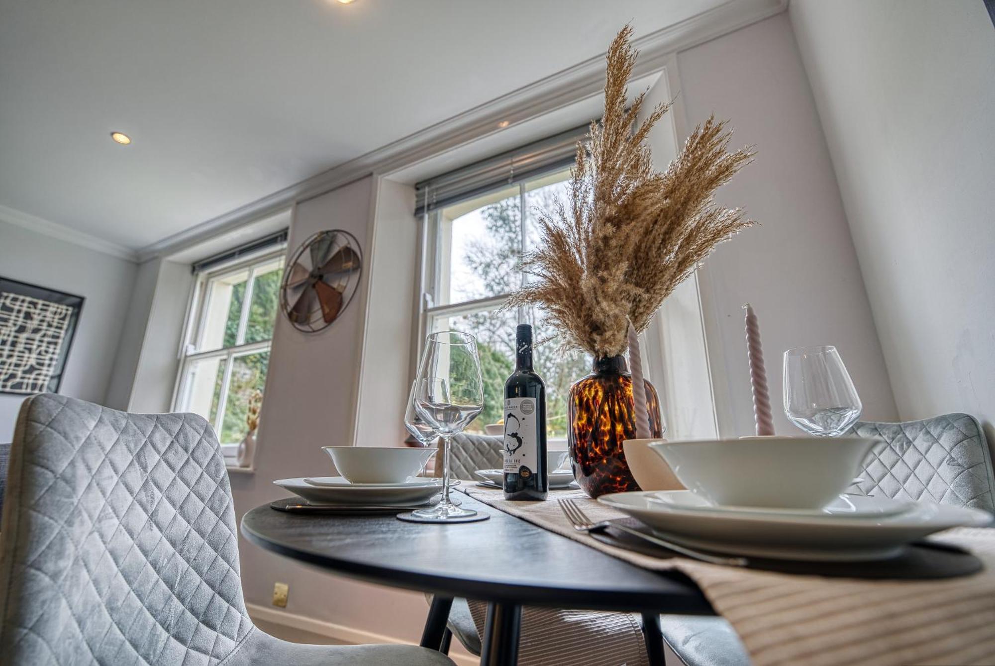 2 Bedroom Stylish Spacious Apt, Sleeps 6, Central Cheltenham, With Free Parking - By Blue Puffin Stays Esterno foto