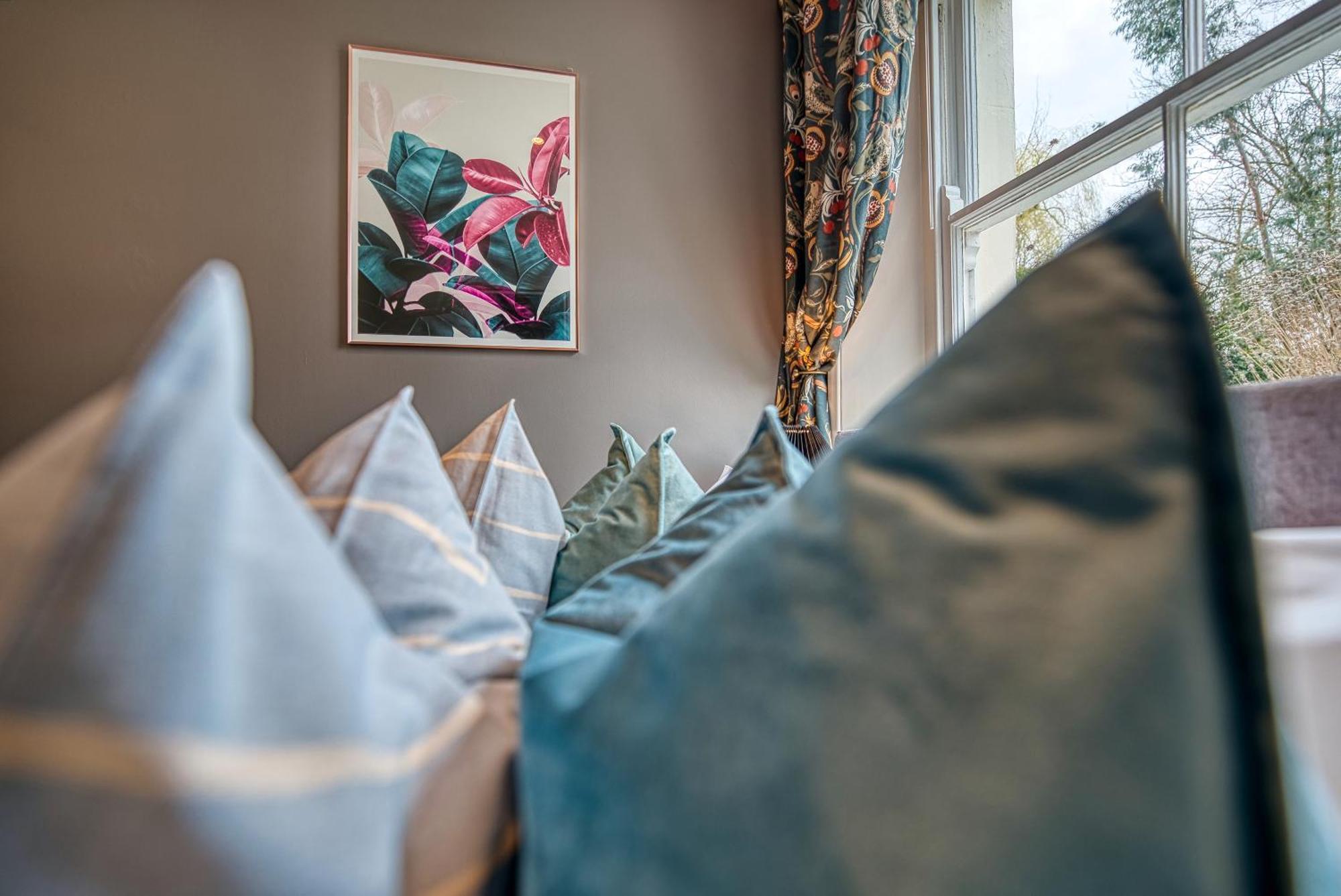 2 Bedroom Stylish Spacious Apt, Sleeps 6, Central Cheltenham, With Free Parking - By Blue Puffin Stays Esterno foto