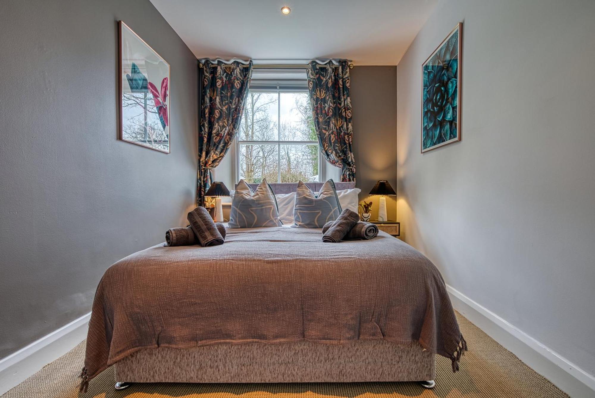 2 Bedroom Stylish Spacious Apt, Sleeps 6, Central Cheltenham, With Free Parking - By Blue Puffin Stays Esterno foto
